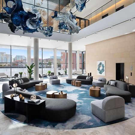 The Westin London City Exteriér fotografie The lobby of the hotel